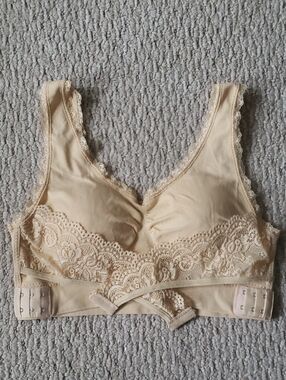 Women's Lace-Trim Wireless Bralette - Cream